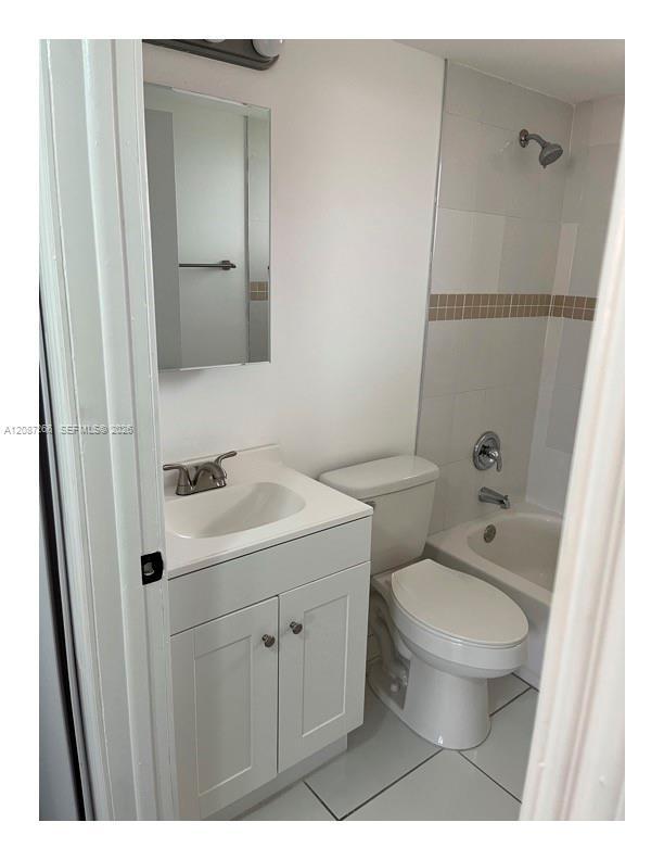 5400 W 21st Ct # 407, Hialeah FL 33016 photo 4
