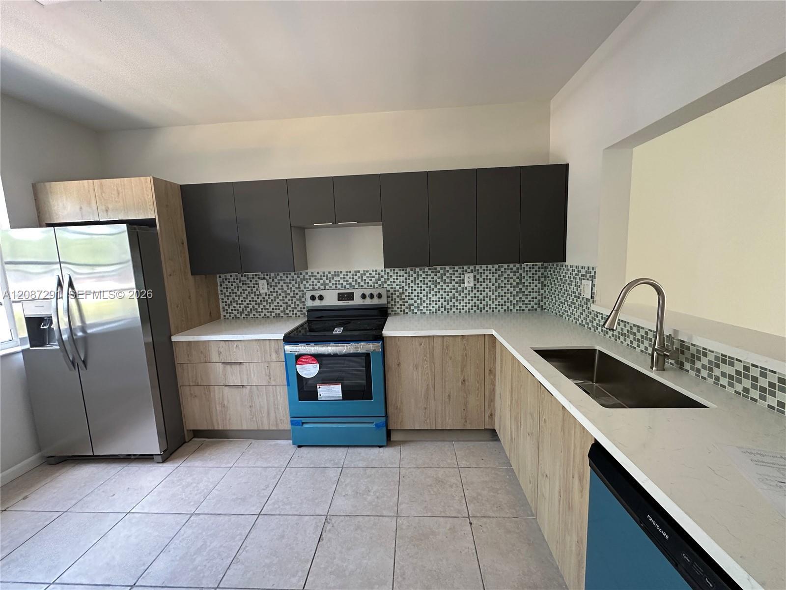 11810 NE 19th Dr # 8, North Miami FL 33181 photo 4