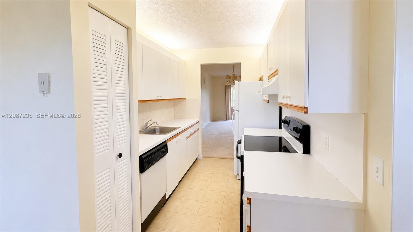 12900 SW 13th St # 413E, Pembroke Pines FL 33027 photo 2