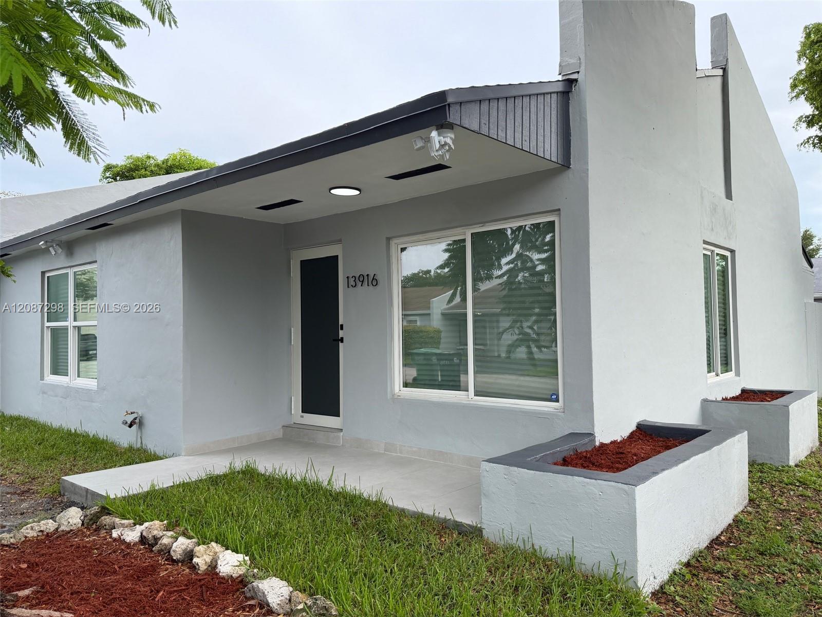 13916 SW 56th Ln, Miami FL 33183 photo 2