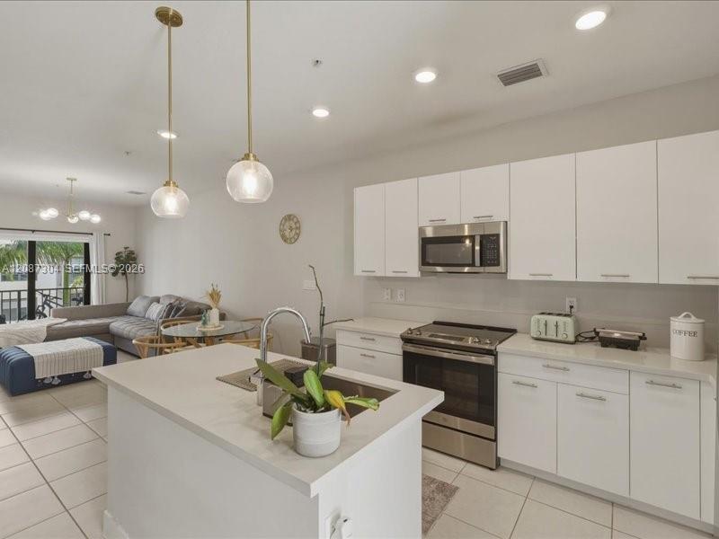8201 NW 41st St # 205, Doral FL 33166