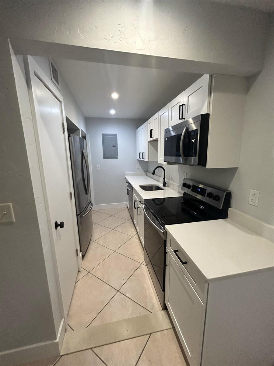 820 N Victoria Park Road # 5, Fort Lauderdale FL 33304 photo 2