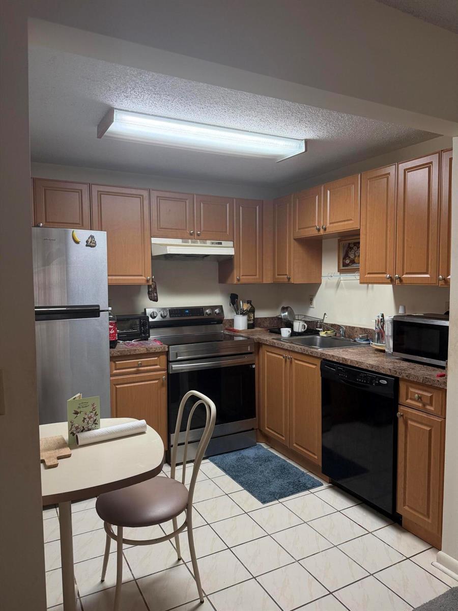 17 Burgundy A, Delray Beach FL 33484 photo 3