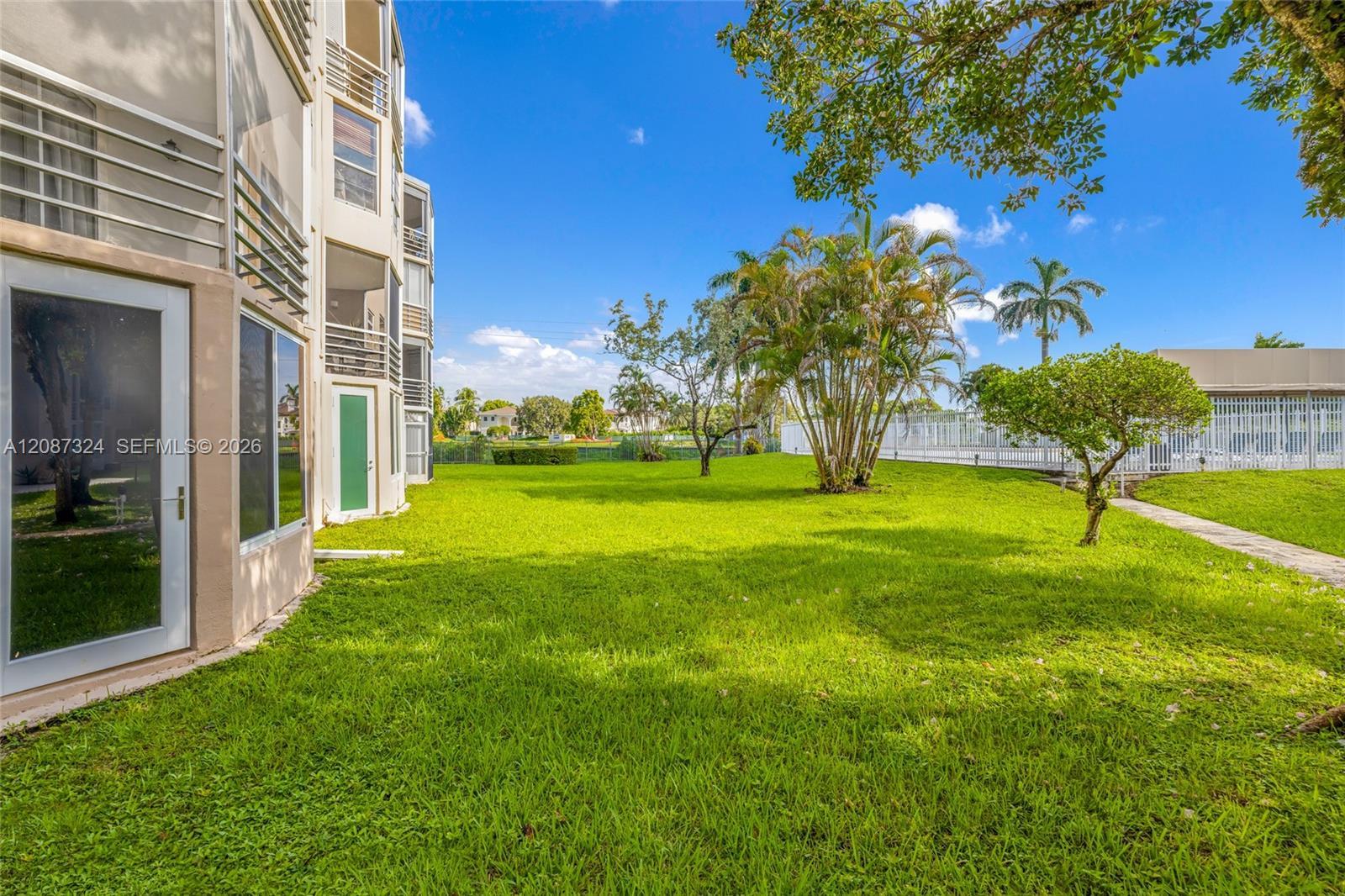 1401 NE 191st St # D107, Miami FL 33179