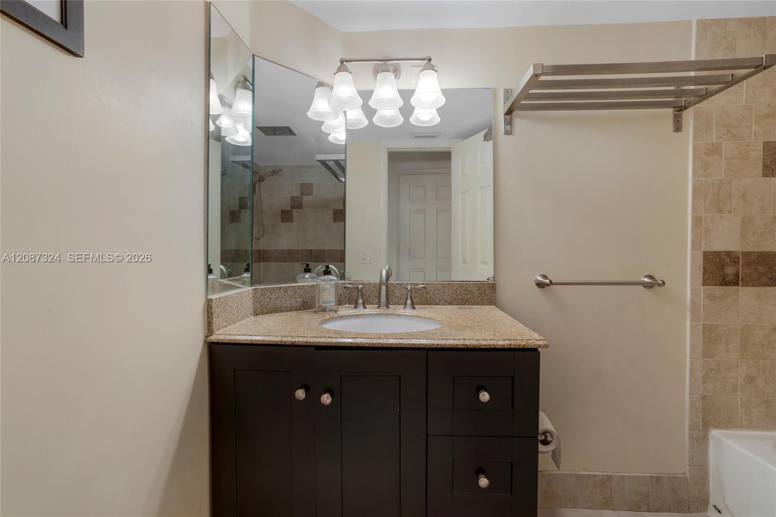 1401 NE 191st St # D107, Miami FL 33179 photo 5