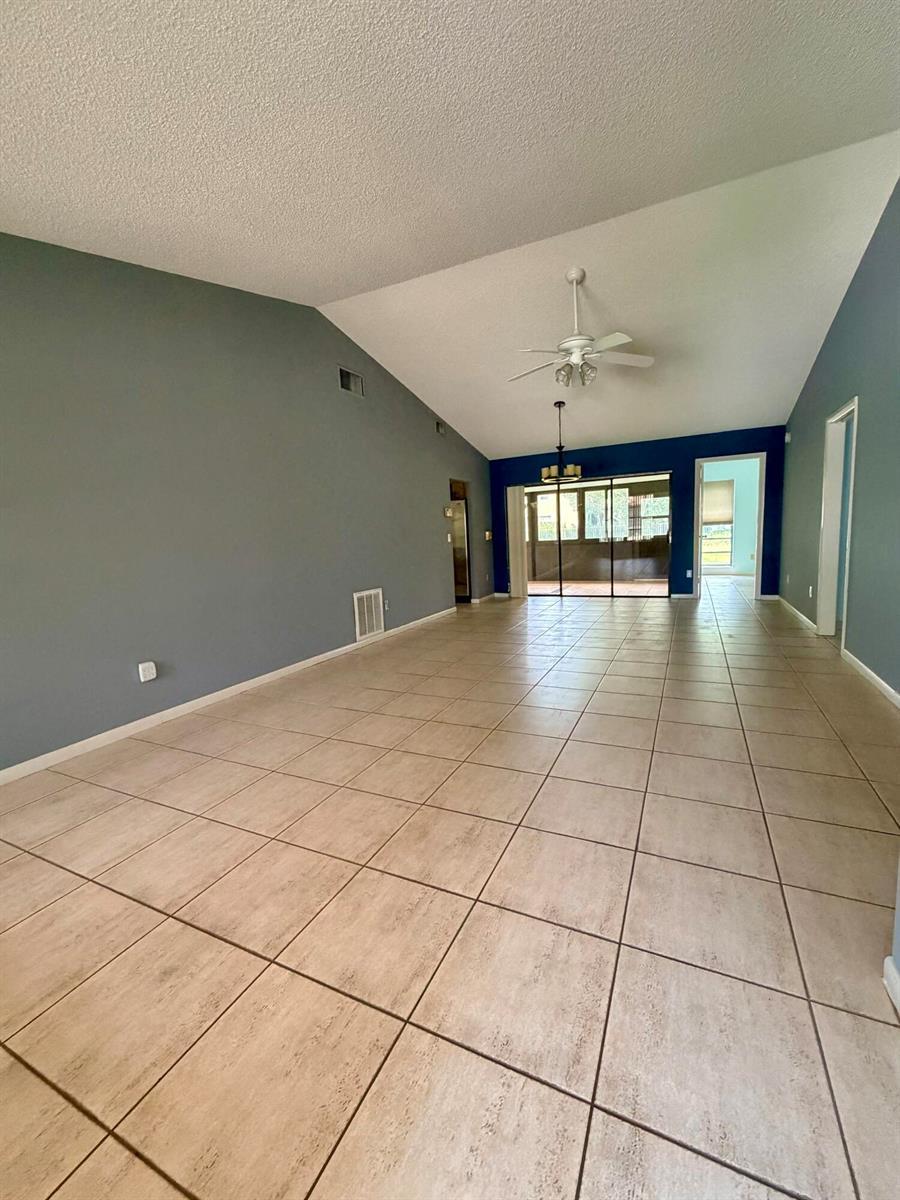 6273 Tall Cypress Circle, FL 33463 photo 2