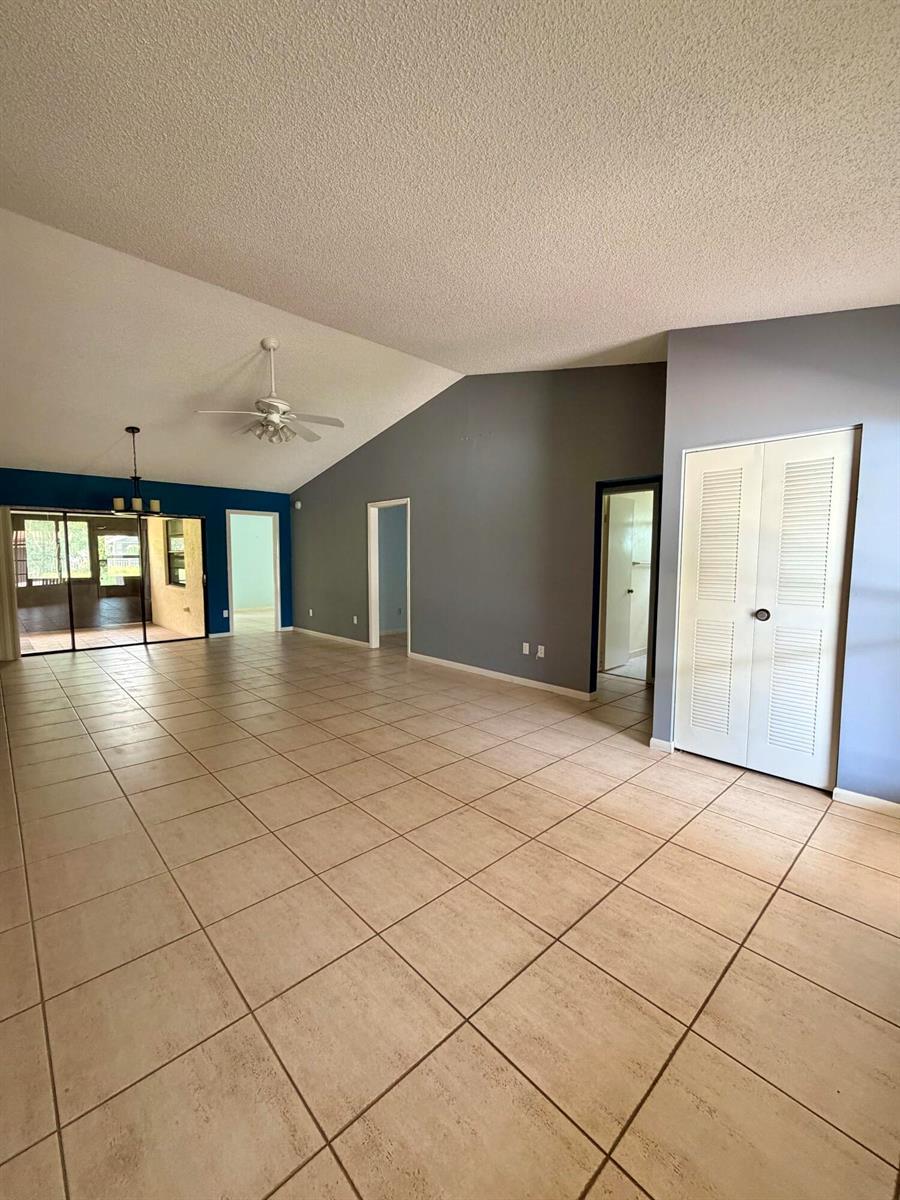 6273 Tall Cypress Circle, FL 33463 photo 3