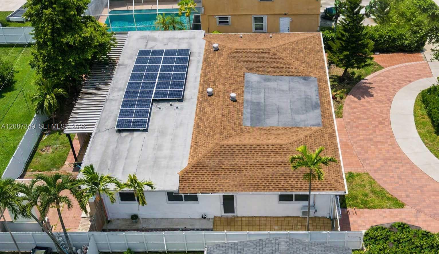 11231 NW 60th Ct, Hialeah FL 33012 photo 2