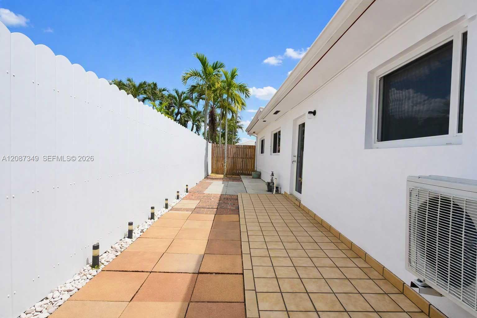 11231 NW 60th Ct, Hialeah FL 33012 photo 5
