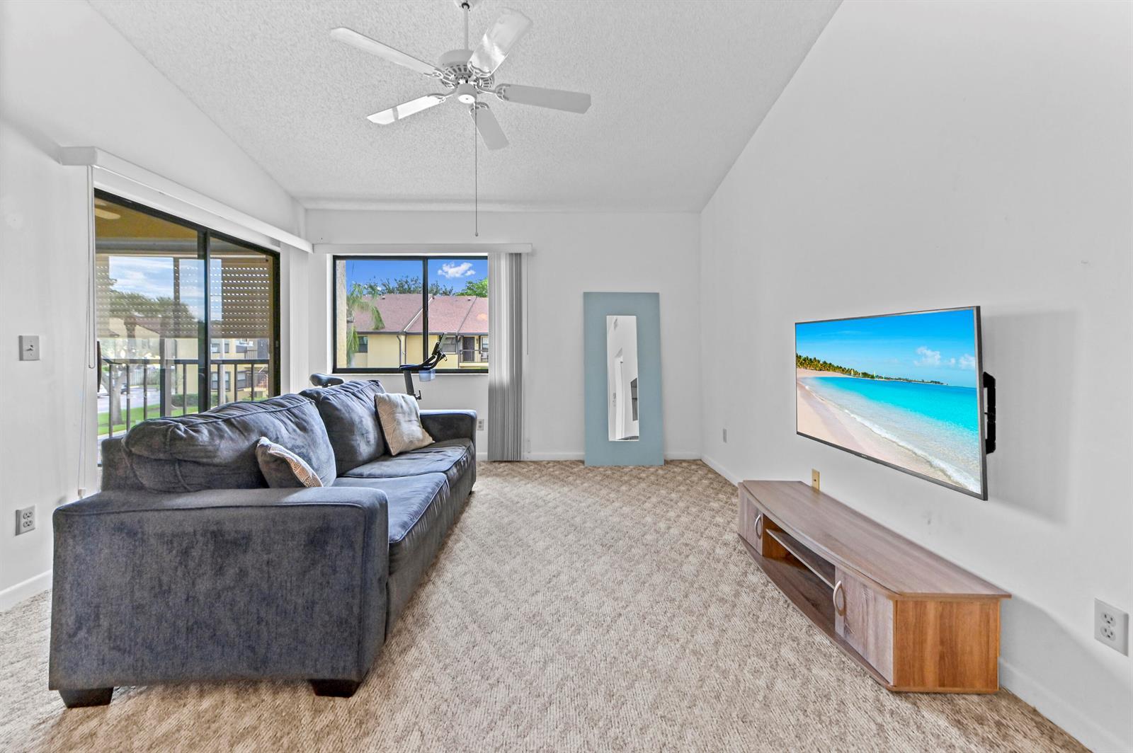4717 Lucerne Lakes Boulevard E # 201, Lake Worth FL 33467 photo 2