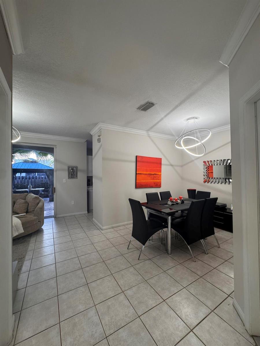 135 RIVERWALK Circle, Sunrise FL 33326 photo 5
