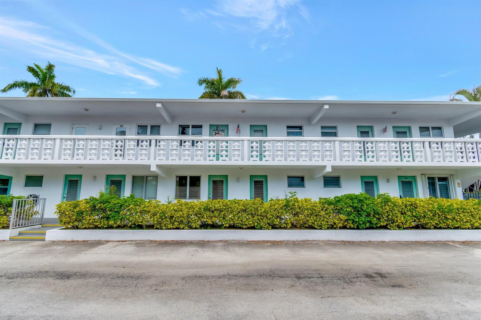 2161 NE 42nd Court, Lighthouse Point FL 33064 photo 2