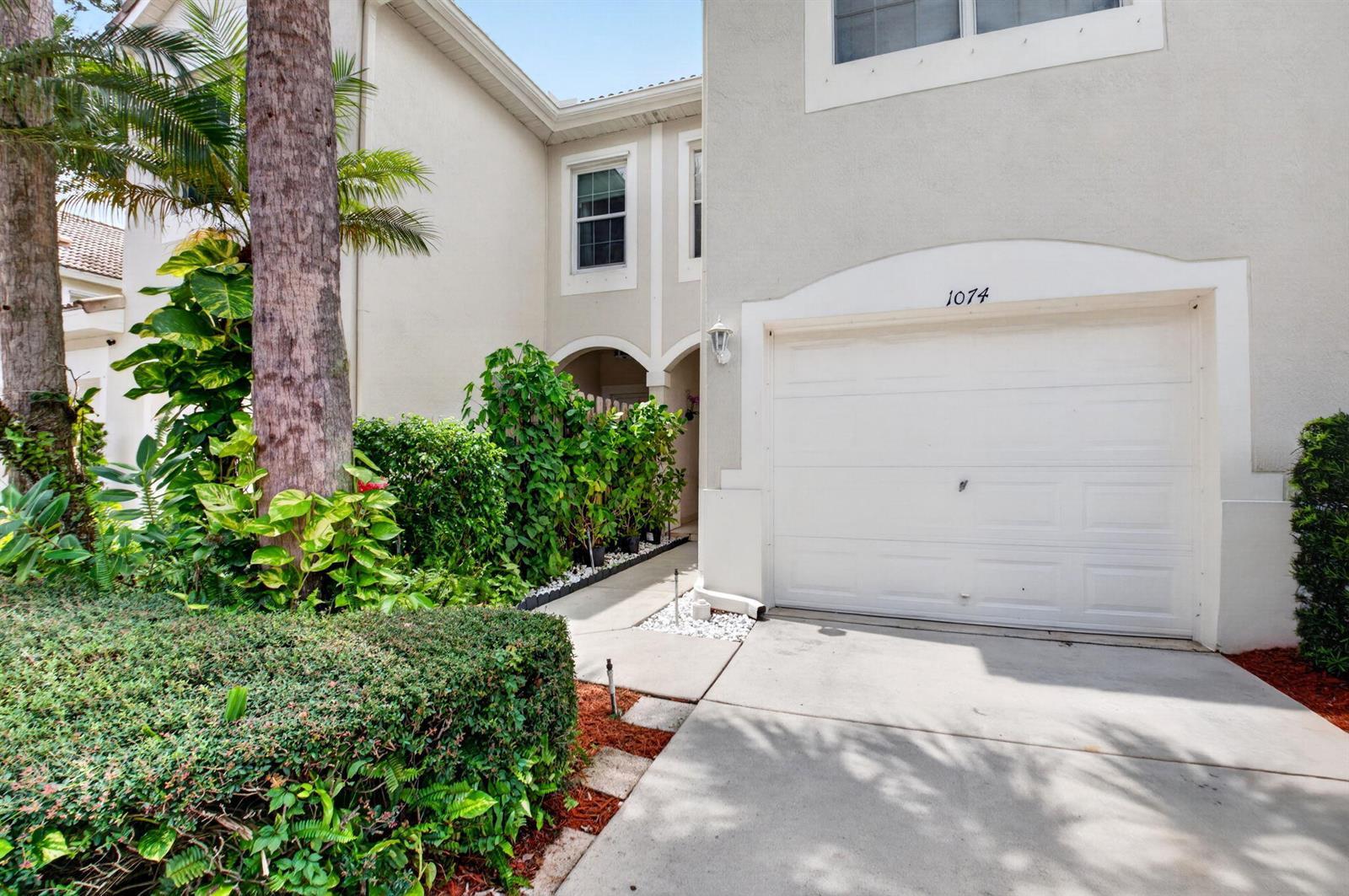 1074 Woodfield Road, Lake Worth FL 33415 photo 3