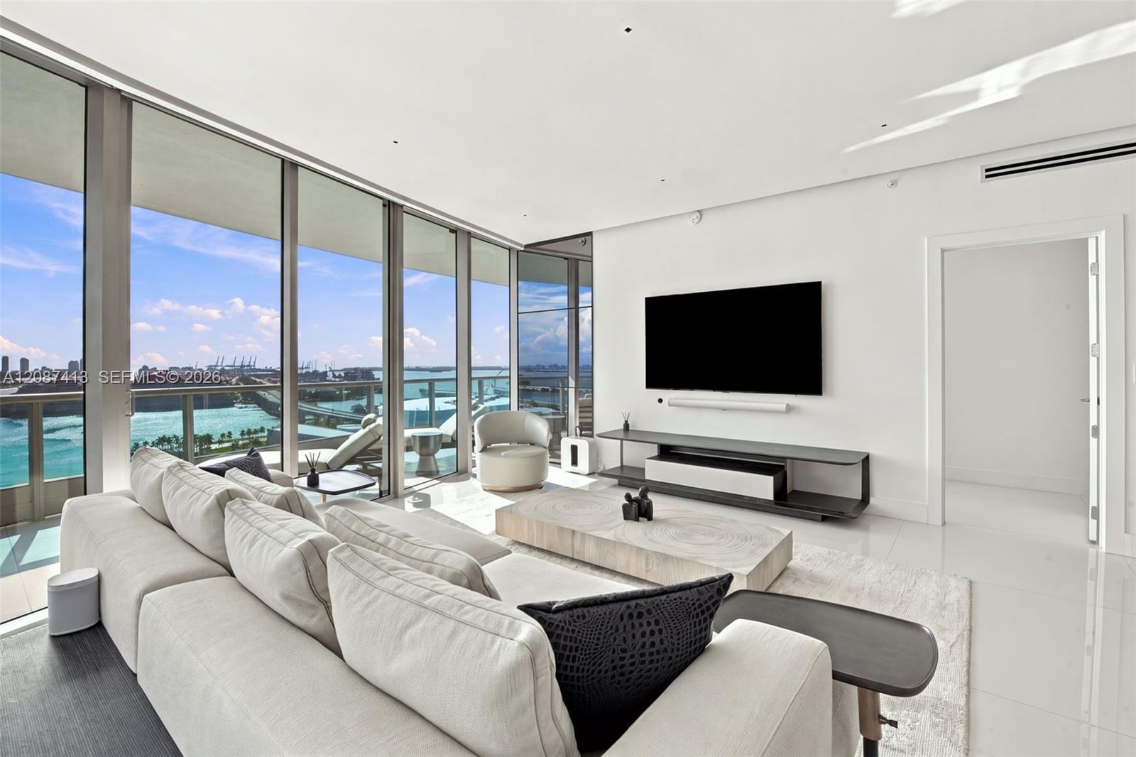 900 Biscayne Blvd # 2406, Miami FL 33132 photo 3