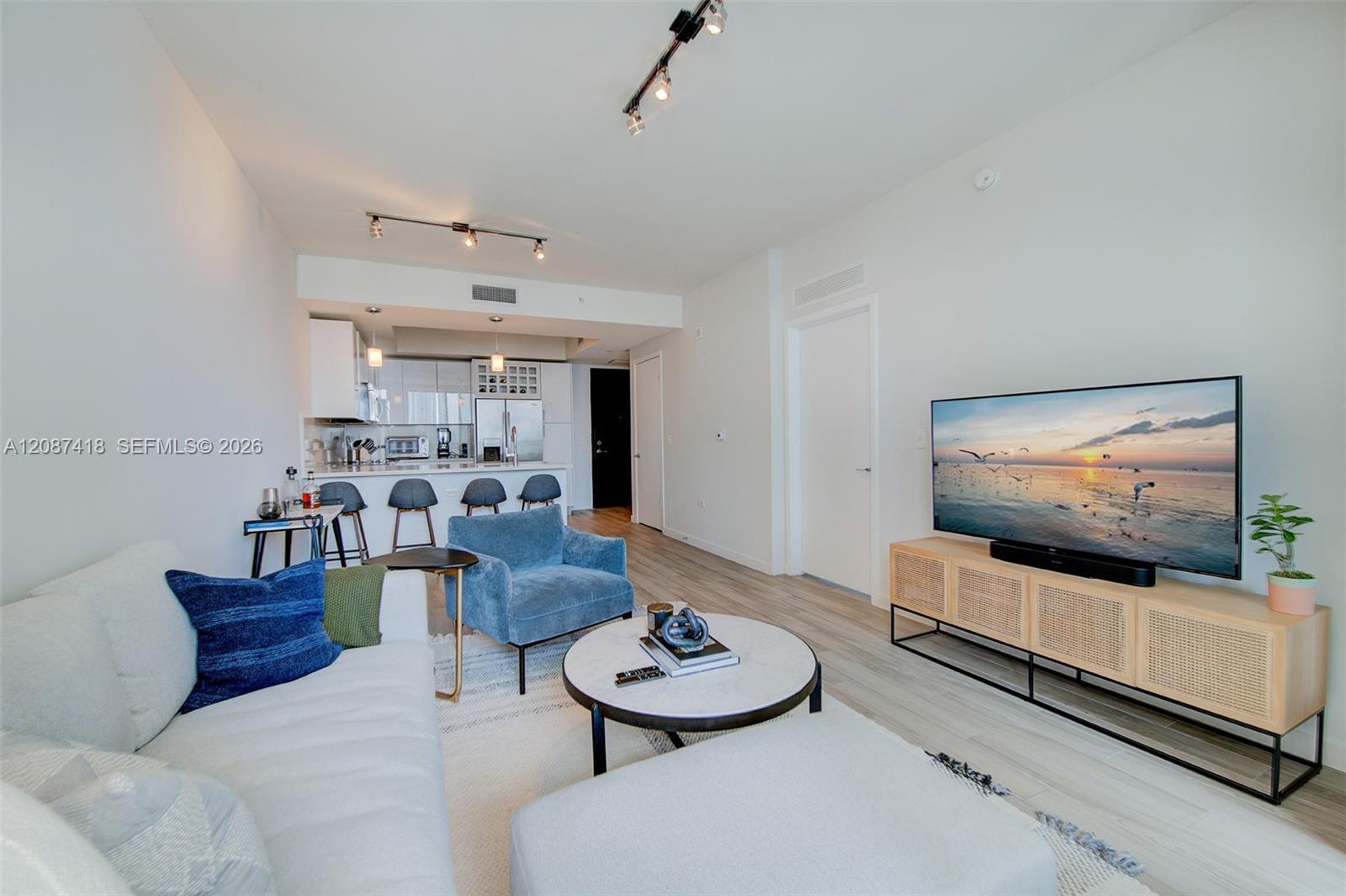 999 SW 1st Ave # 2010, Miami FL 33130 photo 4