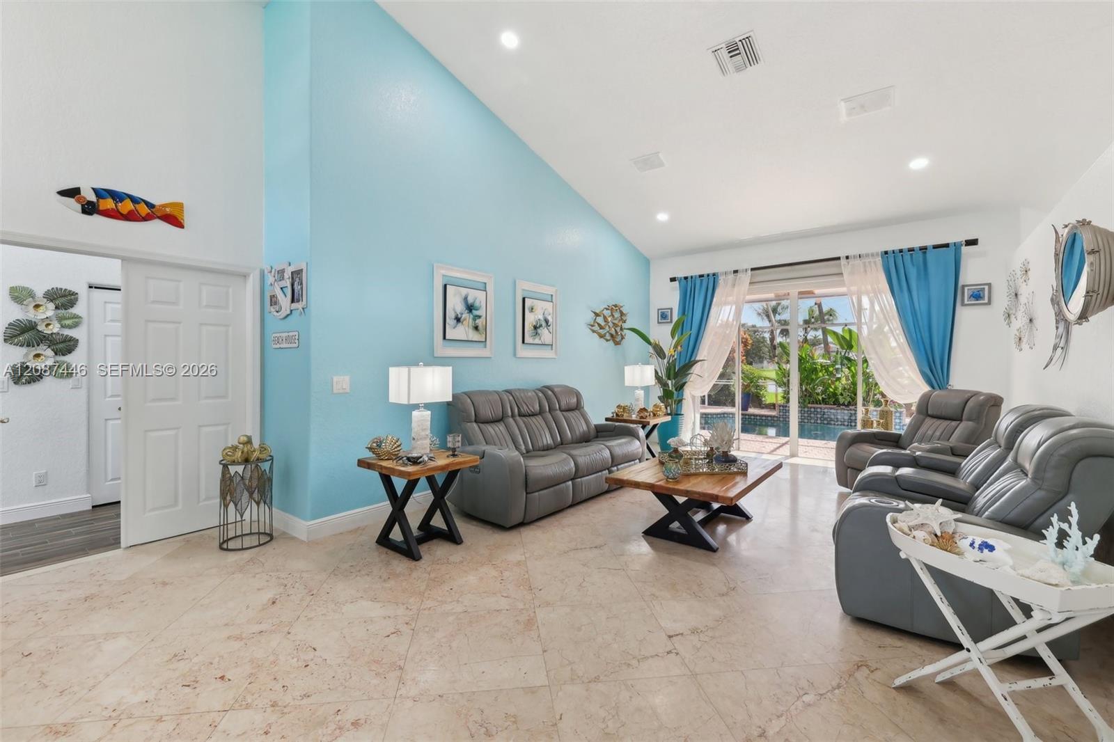 560 W Cypress Pointe Dr W, Pembroke Pines FL 33027 photo 5
