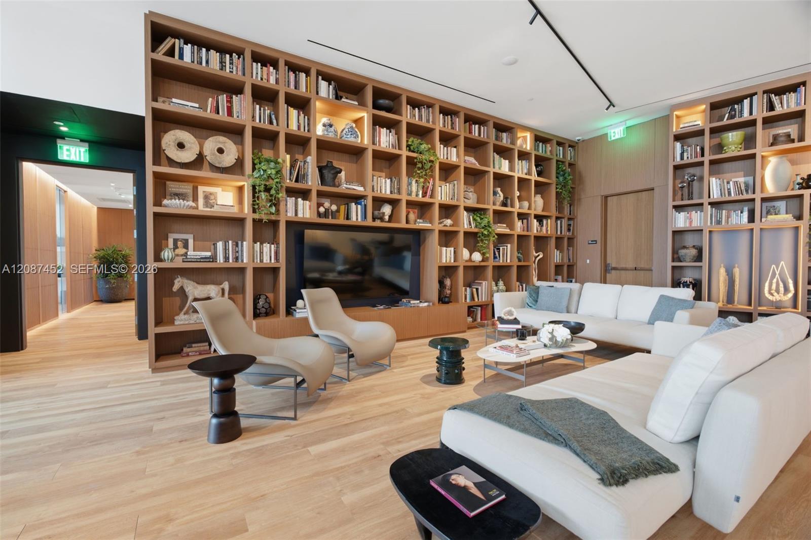 1400 Biscayne Blvd # 3803, Miami FL 33132 photo 4