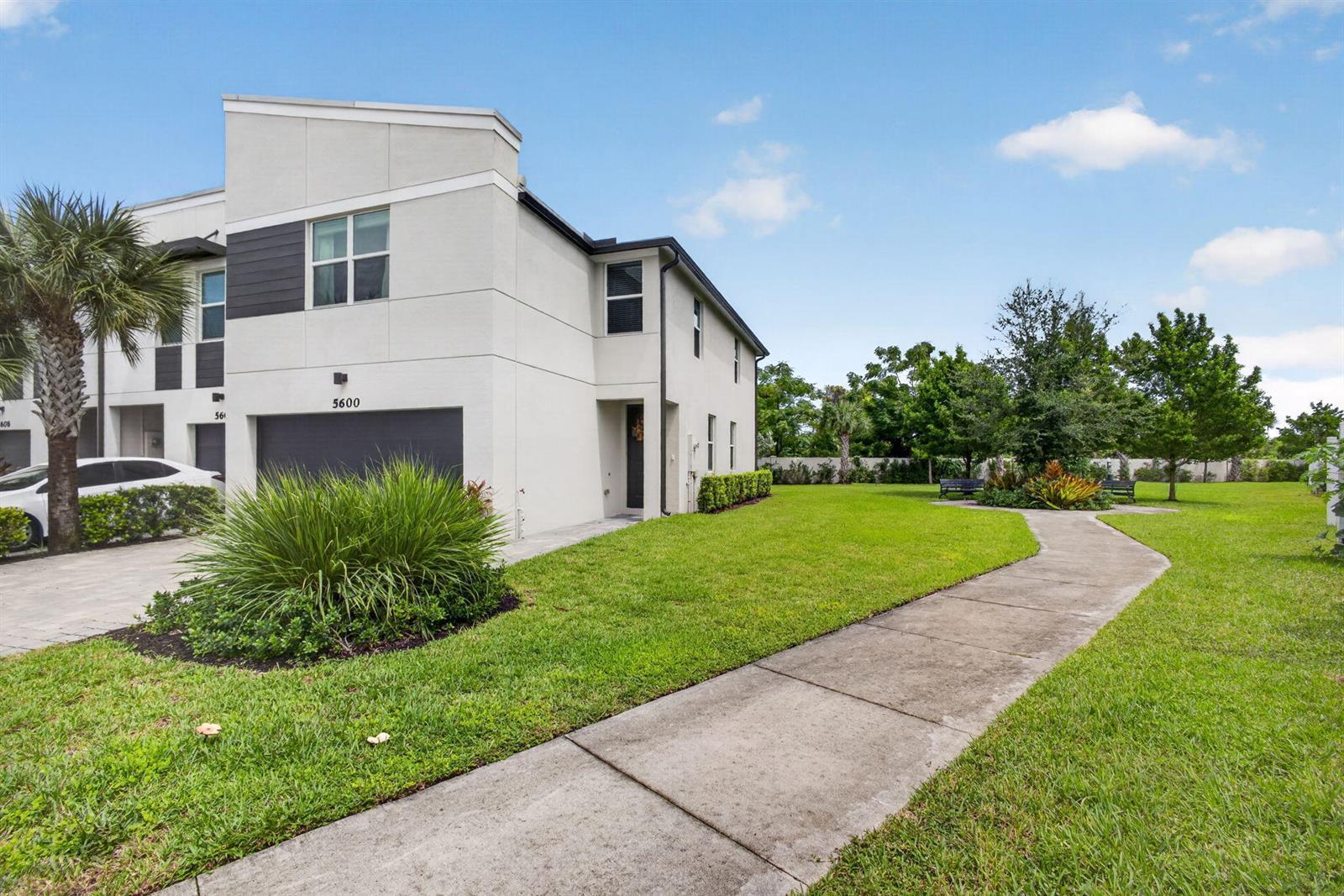 5600 Mentmore Drive, West Palm Beach FL 33407 photo 4