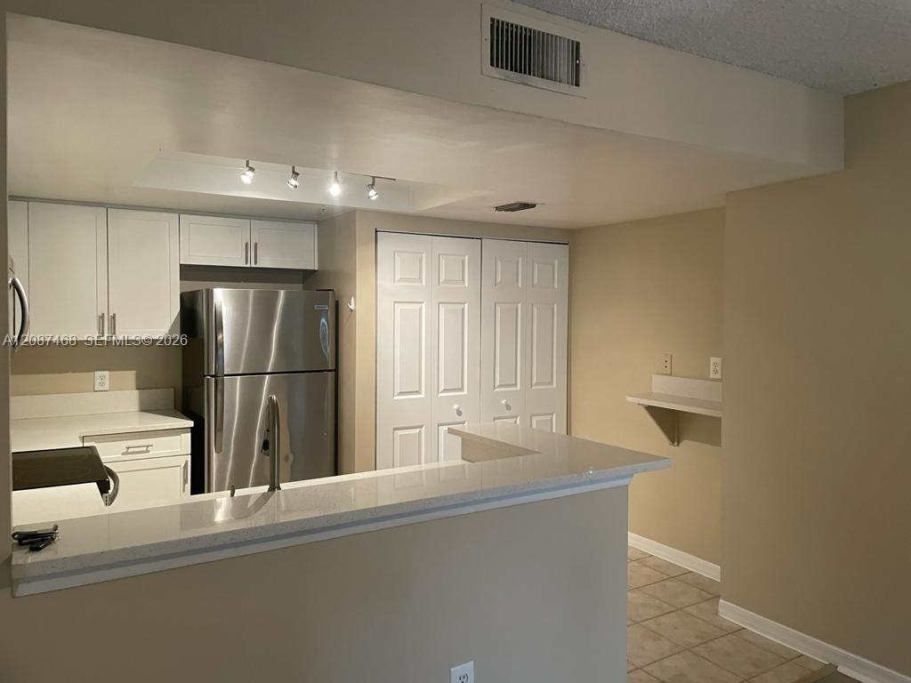 4195 N Haverhill Rd # 318, West Palm Beach FL 33417 photo 2