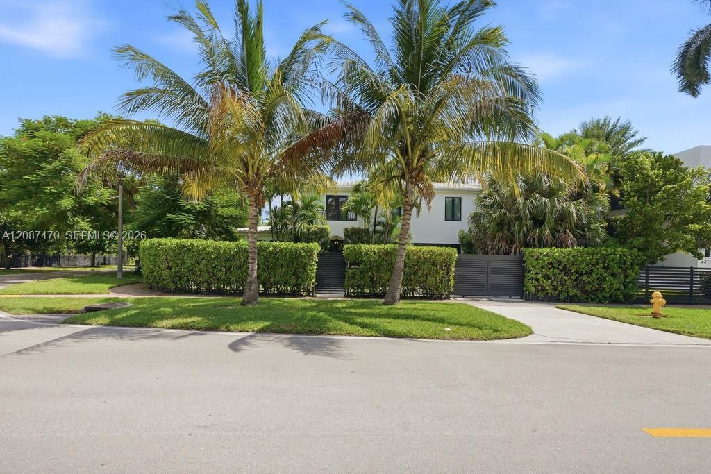 2225 Meridian Ave, Miami Beach FL 33139 photo 3