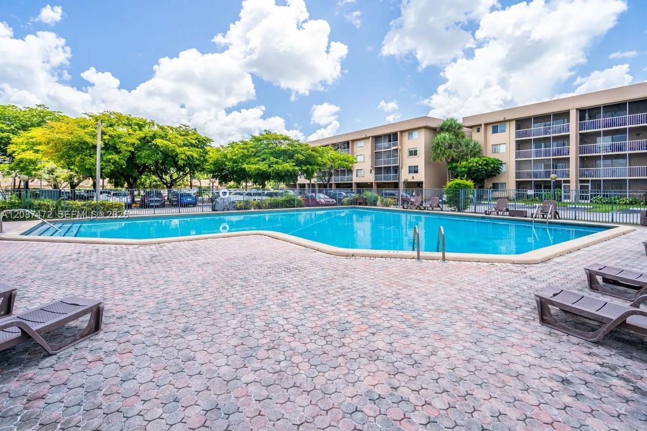 17000 NW 67th Ave # 405, Hialeah FL 33015