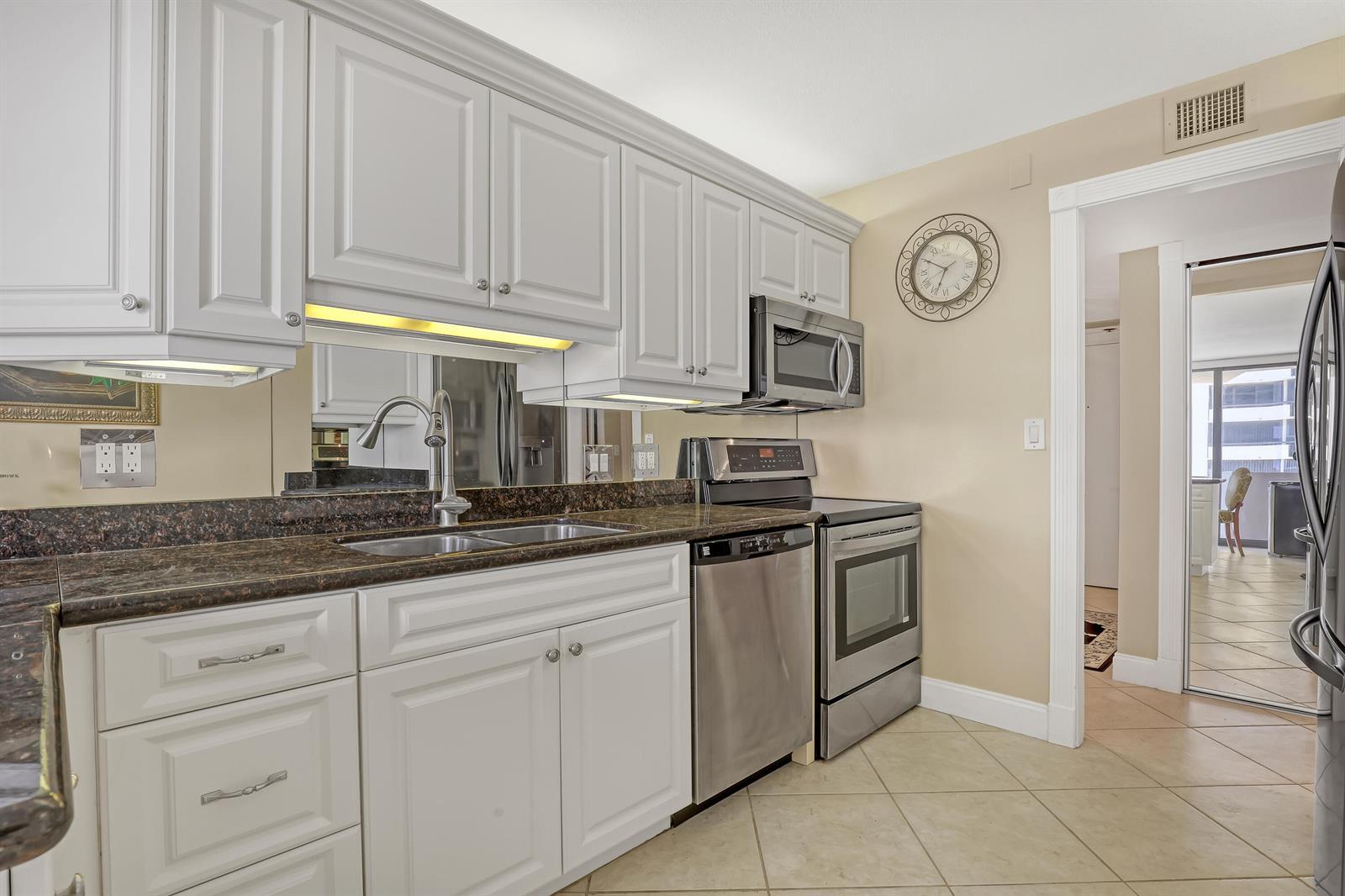 4200 N OCEAN Drive # 403, Riviera Beach FL 33404 photo 4
