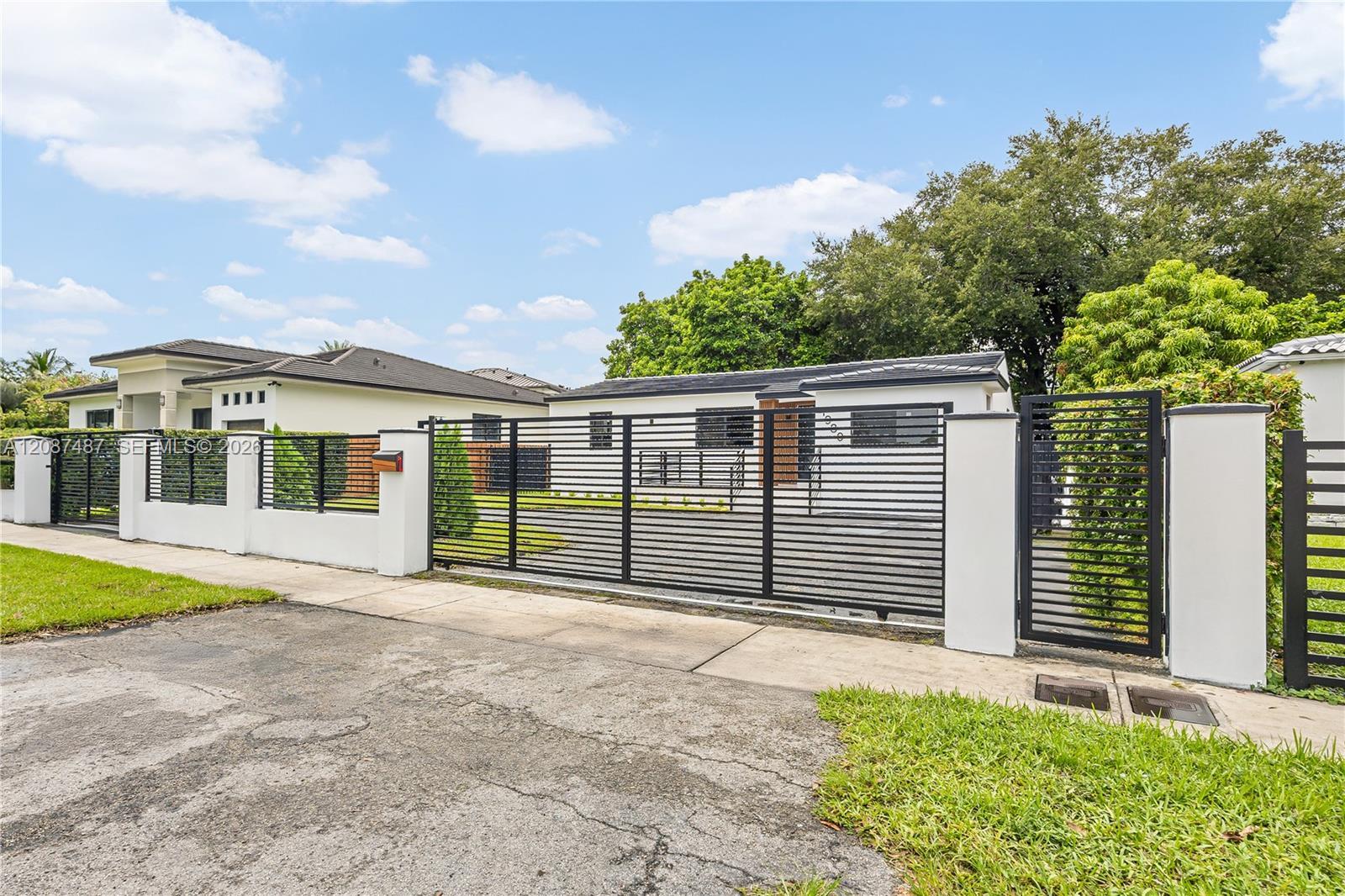 1980 SW 32nd Ave, Miami FL 33145 photo 2