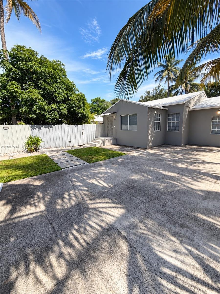 1418 NW 101st St, Miami FL 33147 photo 2