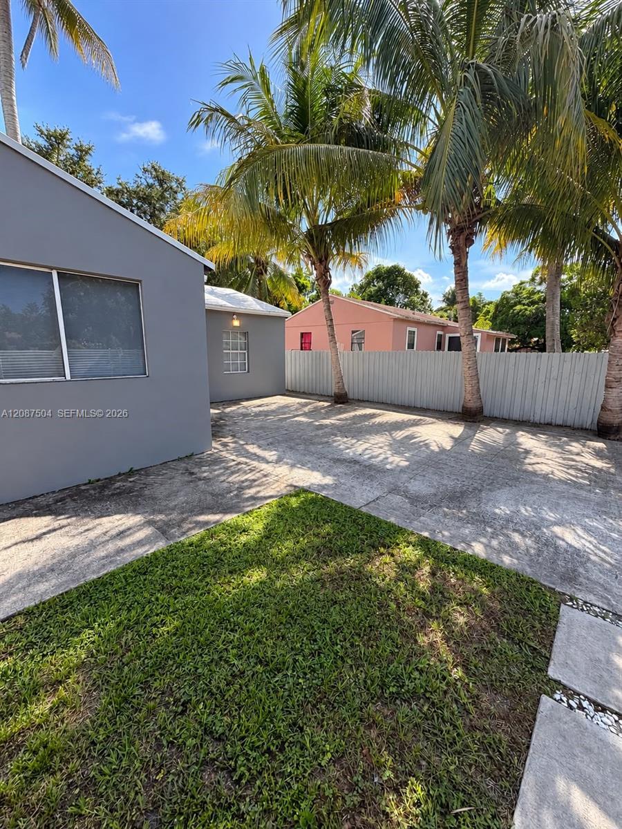 1418 NW 101st St, Miami FL 33147 photo 3