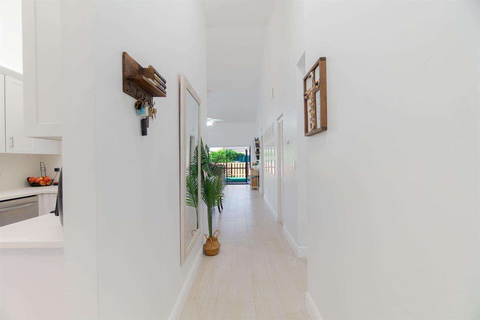 1250 PARKSIDE GREEN Drive # B, FL 33415 photo 4