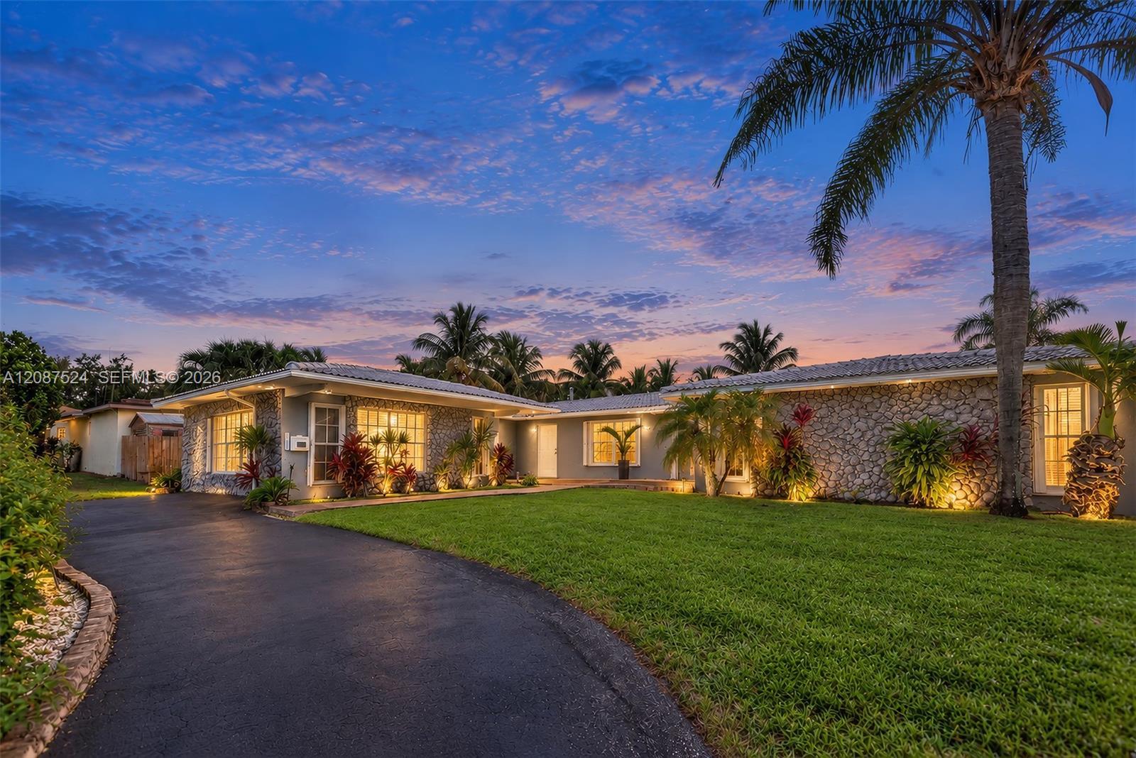 19885 NE 22nd Ave, Miami FL 33180