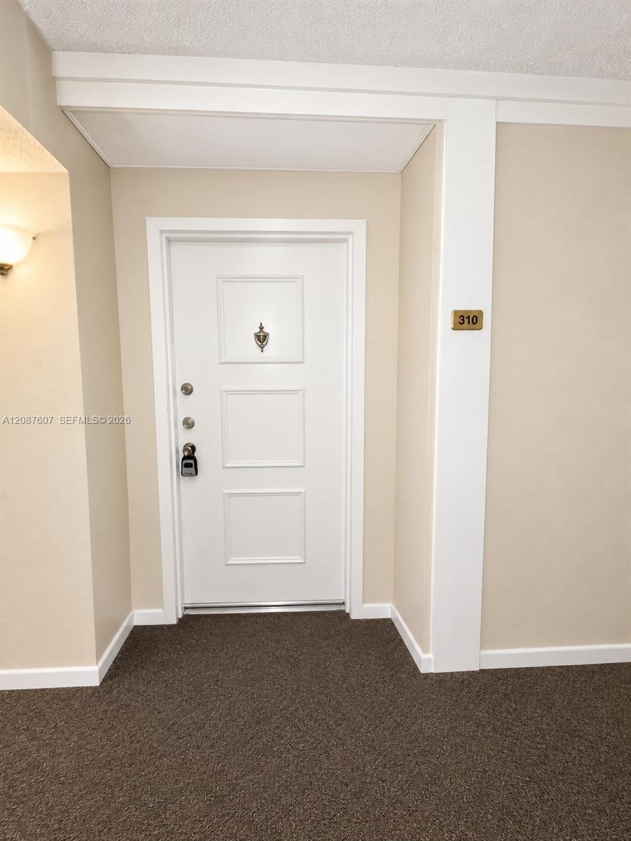 301 Racquet Club Rd # 310, Weston FL 33326