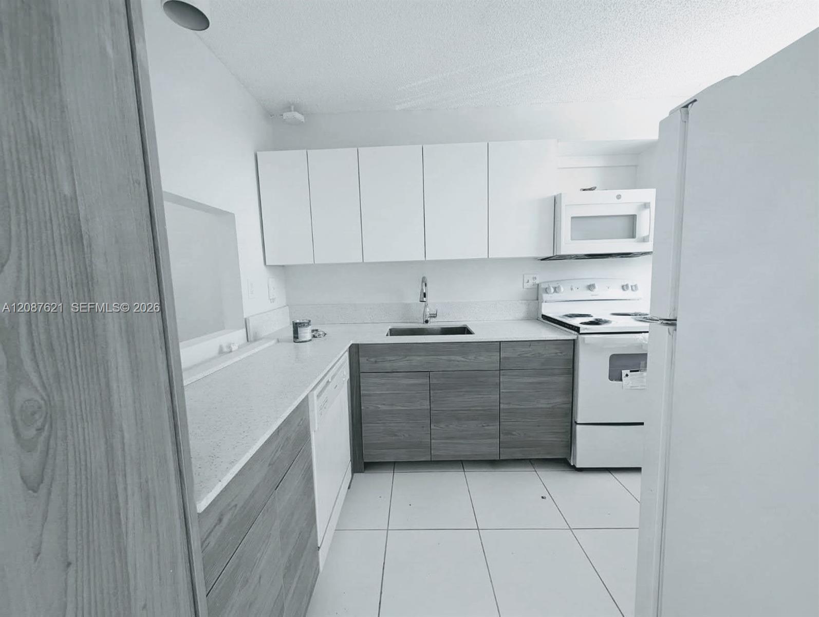 8429 Forest Hills Dr # 305, Coral Springs FL 33065 photo 2