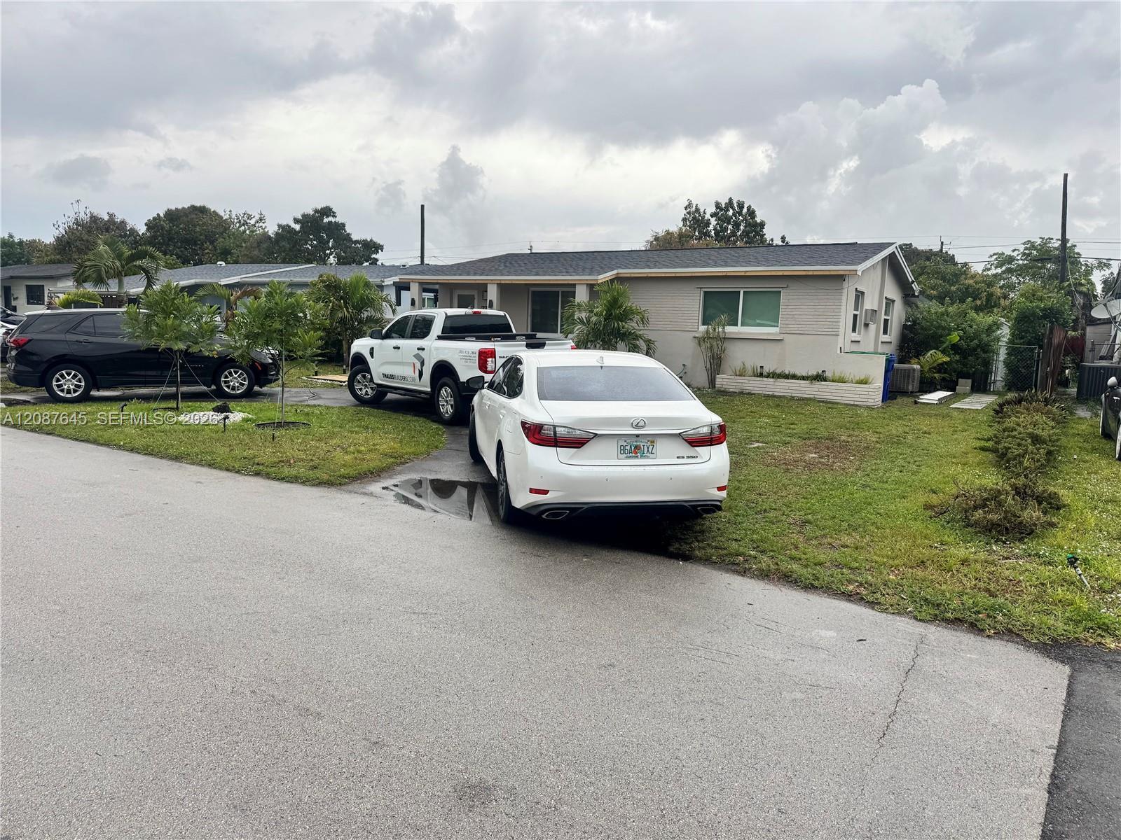 7767 Meridian St, Miramar FL 33023 photo 2