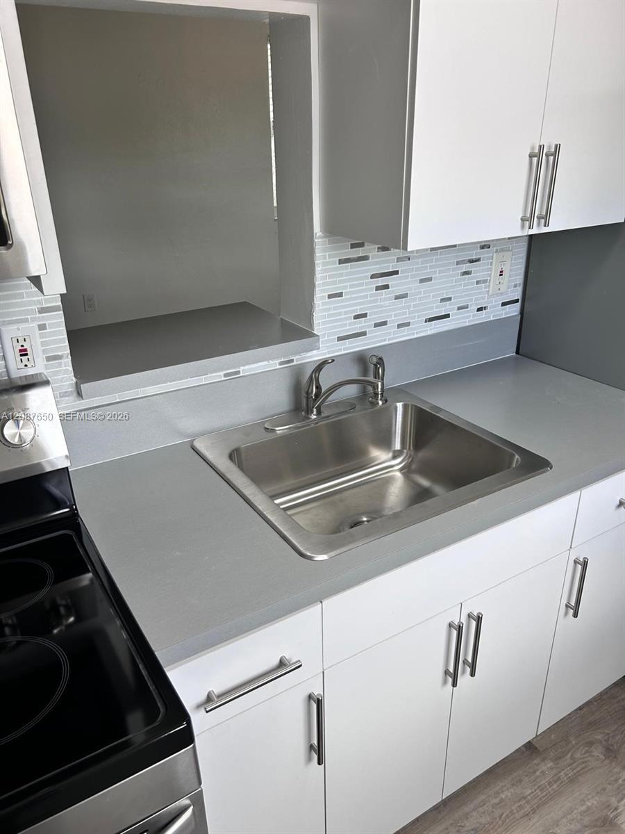 16911 NE 21st Ave # 8, North Miami Beach FL 33162 photo 2