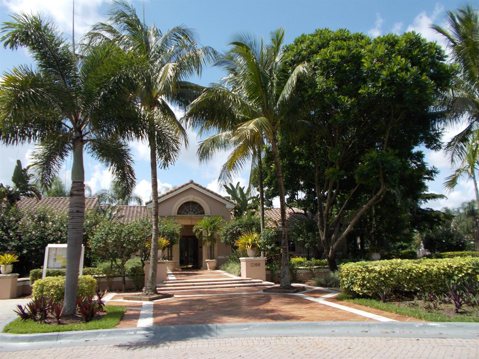 12148 SAINT ANDREWS Place # 111, Miramar FL 33025 photo 2