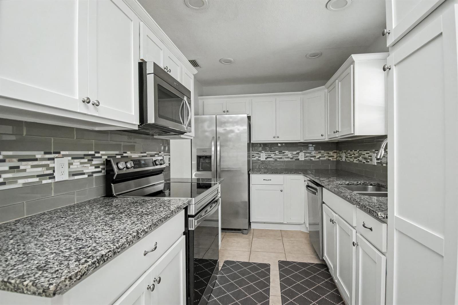 20970 CONCORD GREEN Drive, Boca Raton FL 33433 photo 3
