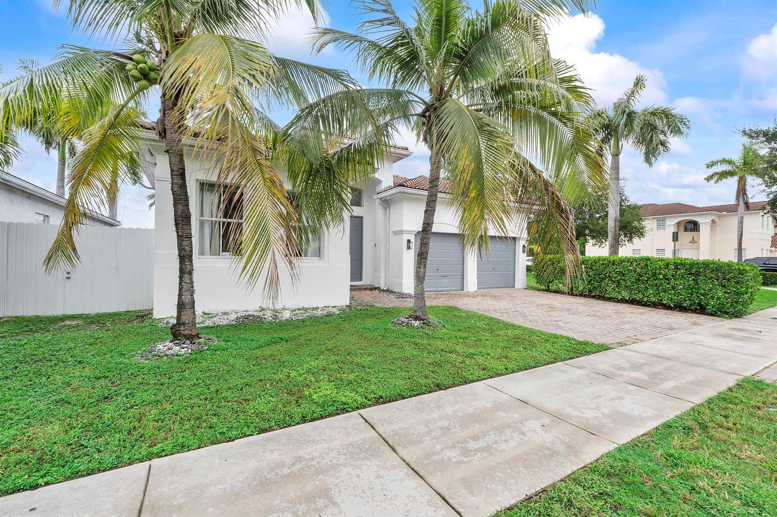8911 NW 178th Lane, Hialeah FL 33018 photo 2
