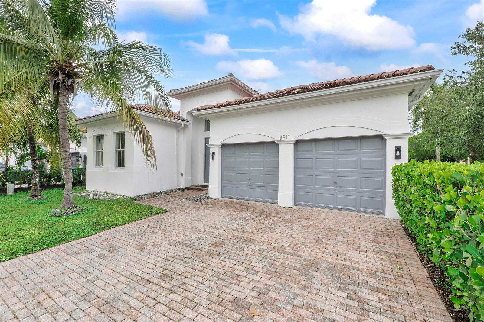 8911 NW 178th Lane, Hialeah FL 33018 photo 3