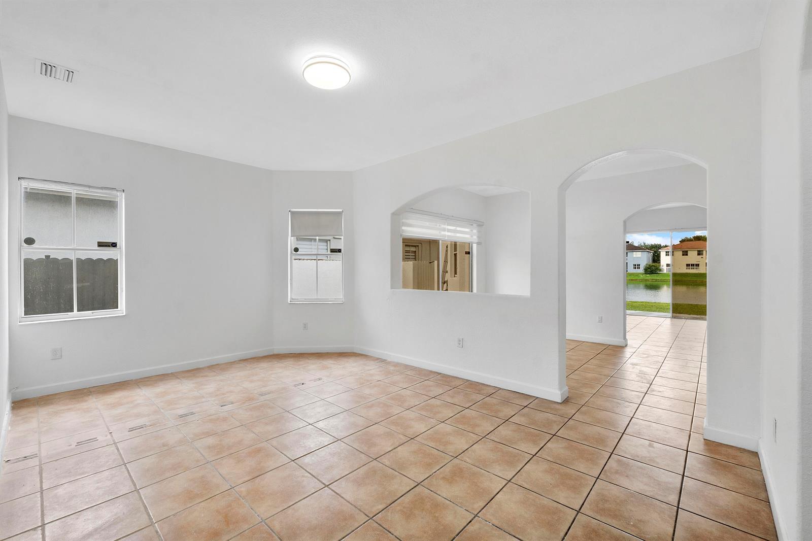8911 NW 178th Lane, Hialeah FL 33018 photo 5