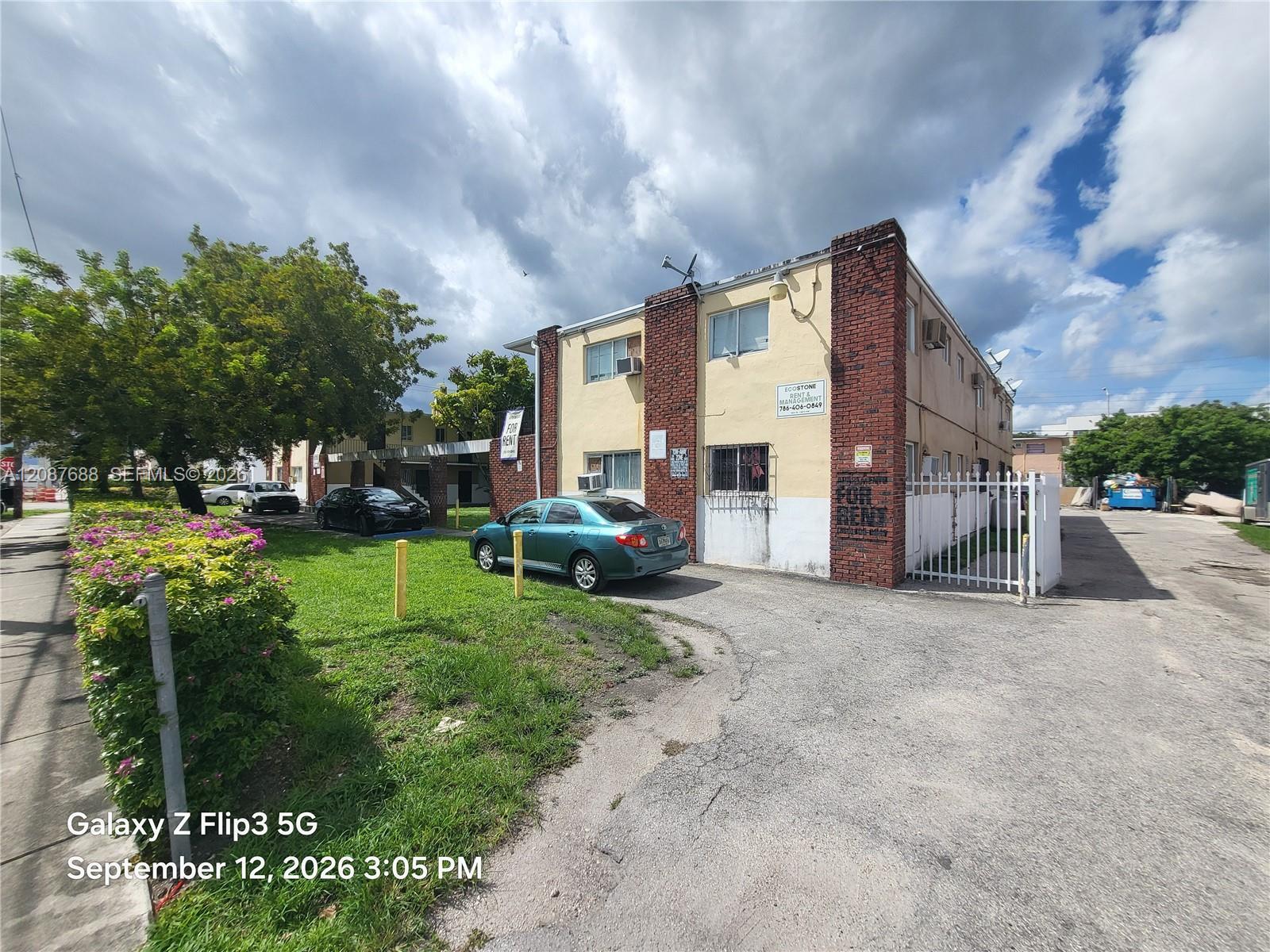 1895 NW 35th St, Miami FL 33142 photo 2