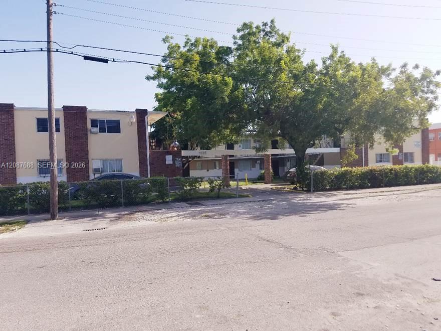 1895 NW 35th St, Miami FL 33142 photo 4