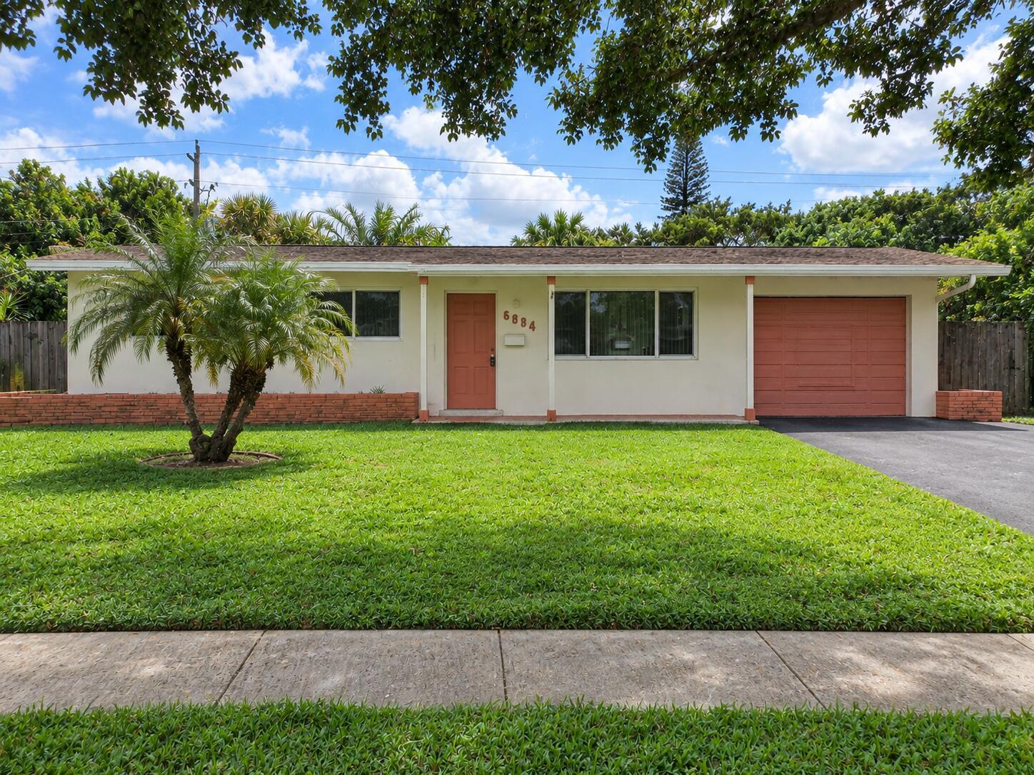 6884 NW 12TH Street, Plantation FL 33313