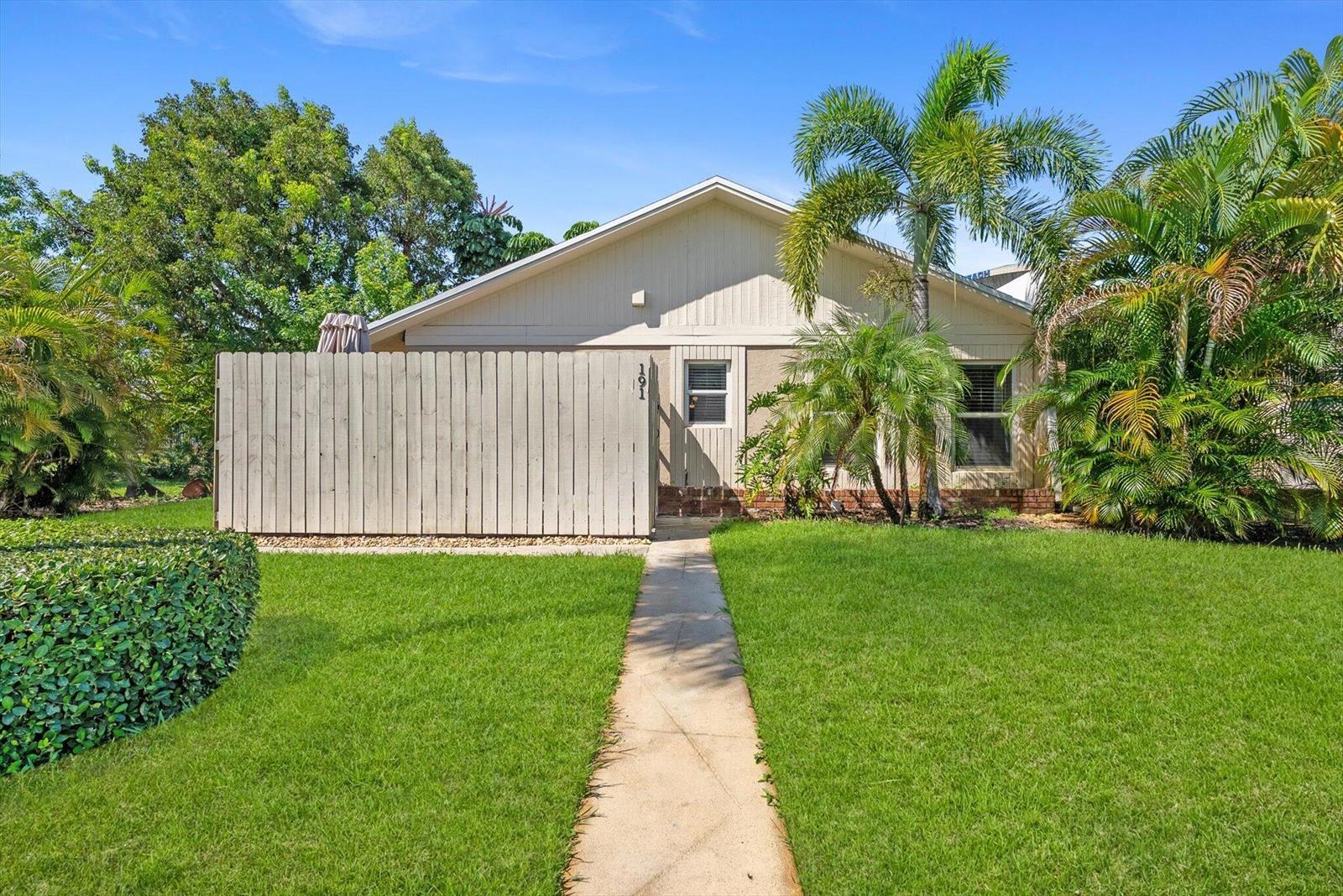 191 SE 1st Circle, Boynton Beach FL 33435