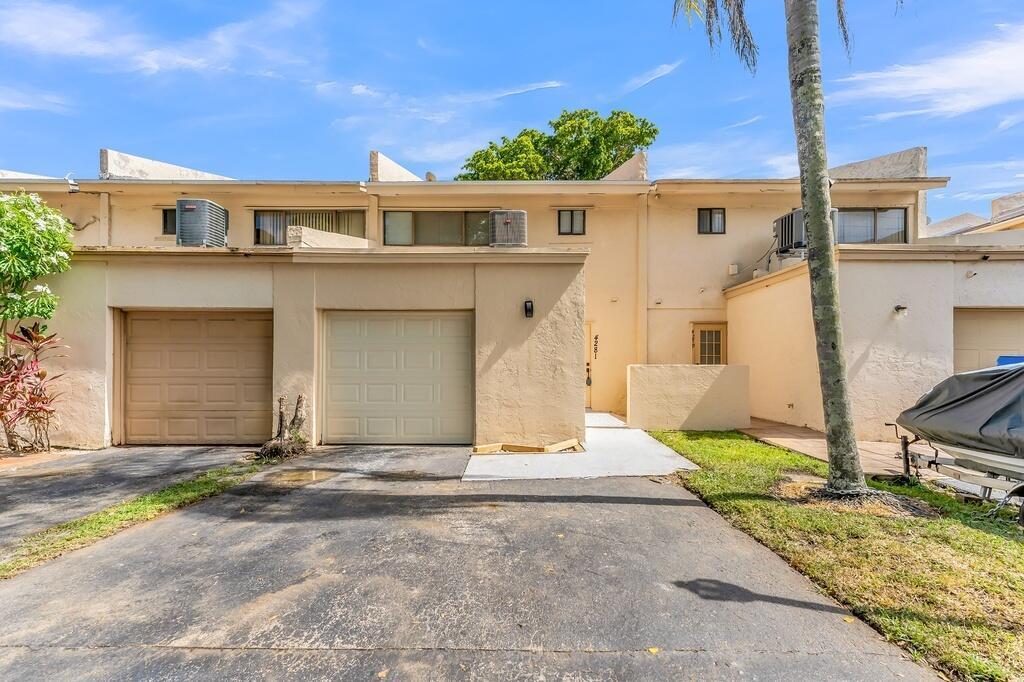 4281 NW 76 Avenue, Davie FL 33328