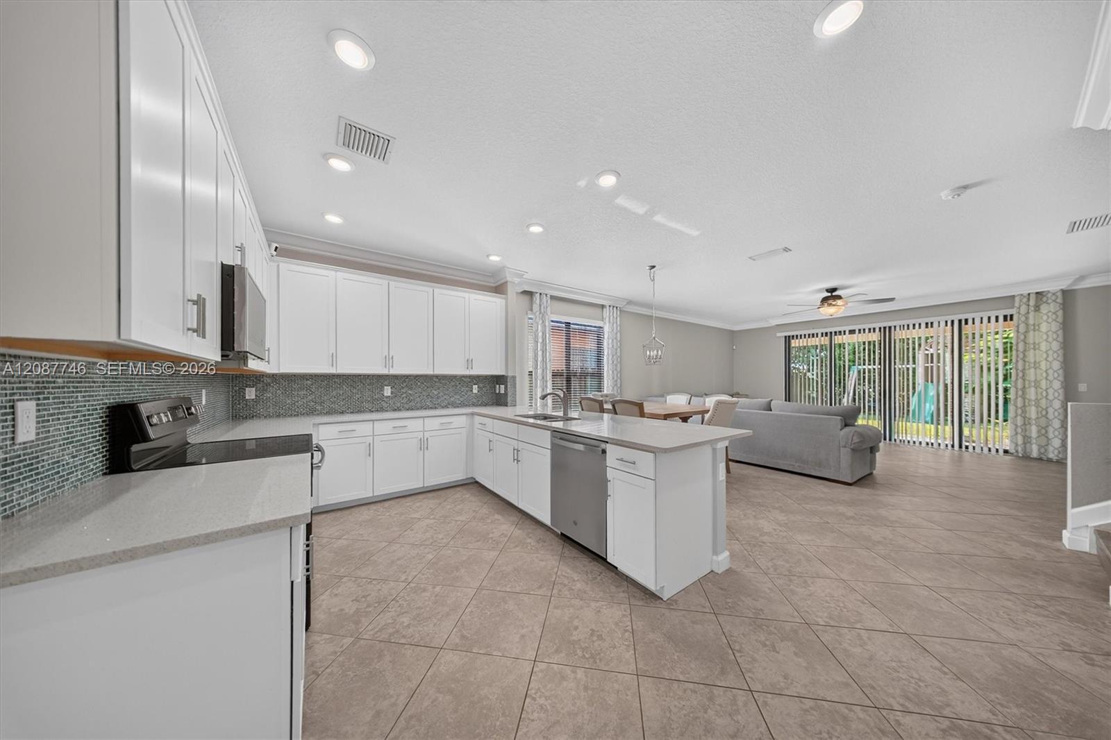 9062 Gulf Cove Dr, Lake Worth FL 33467 photo 5