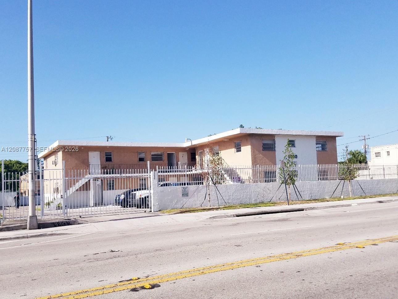 1880 NW 36th St, Miami FL 33142 photo 3