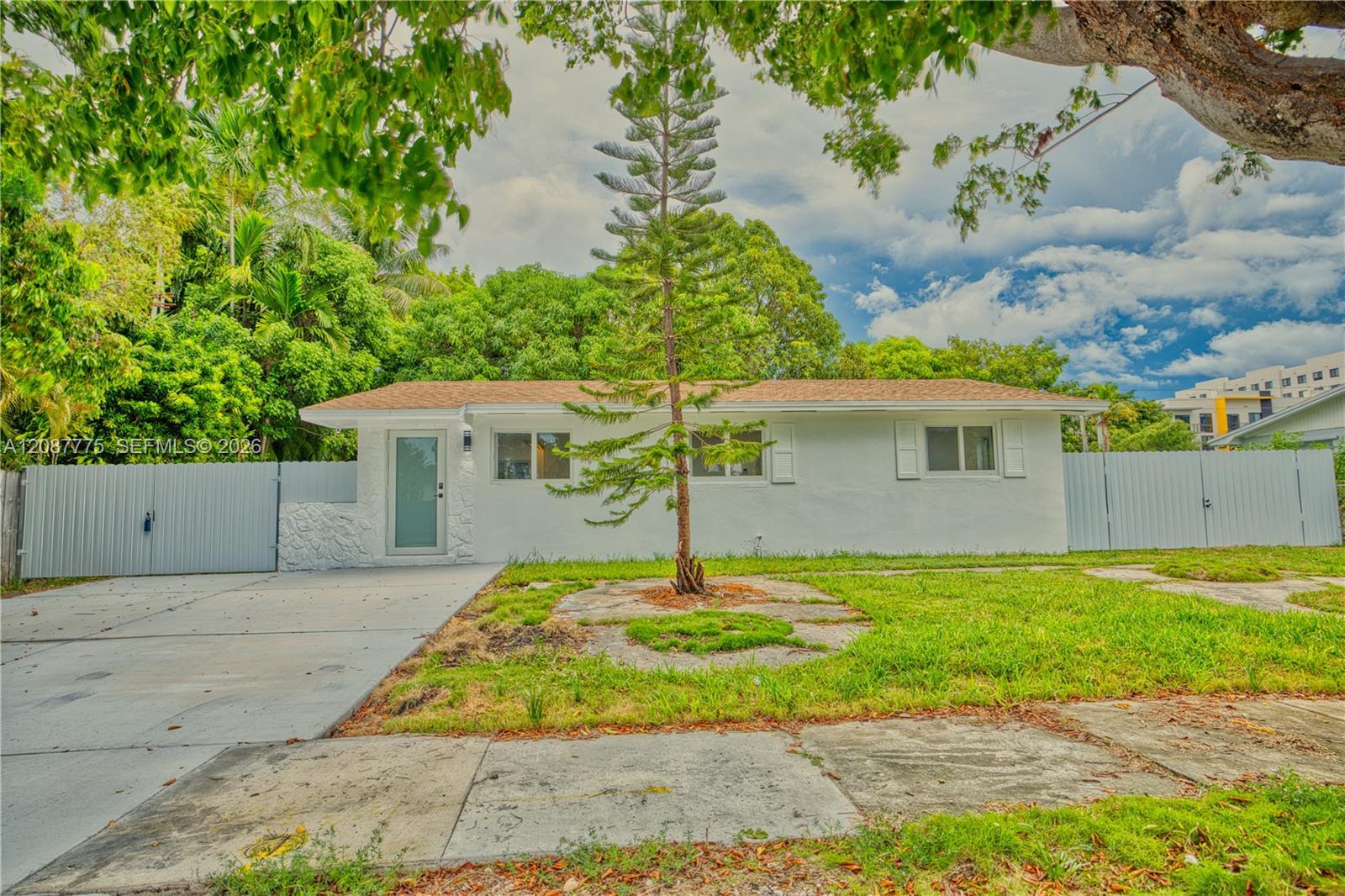 Property at 11301 SW 201st St, Miami FL 33189
