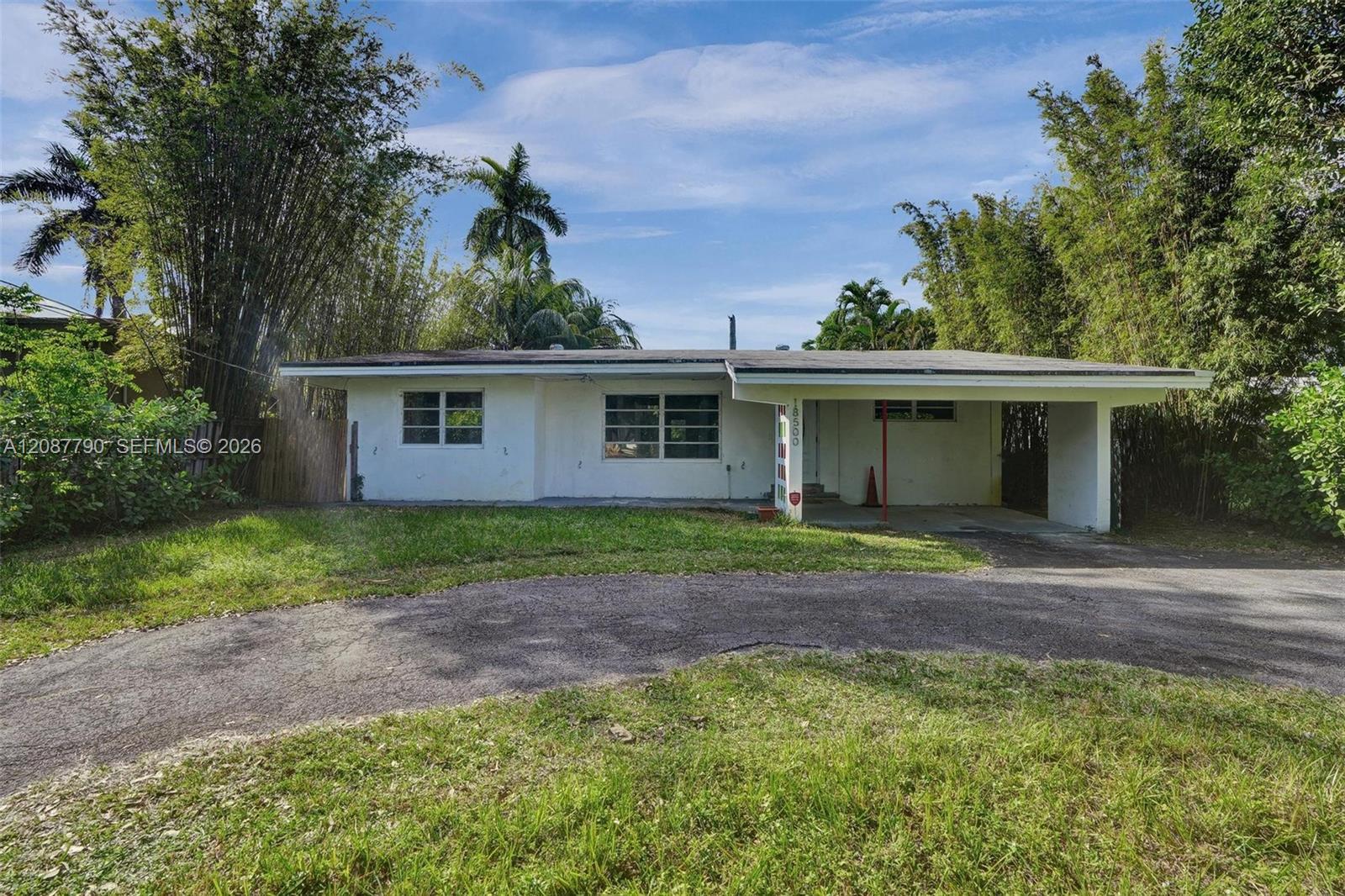 18500 NE 23rd Ct, Miami FL 33180 photo 2