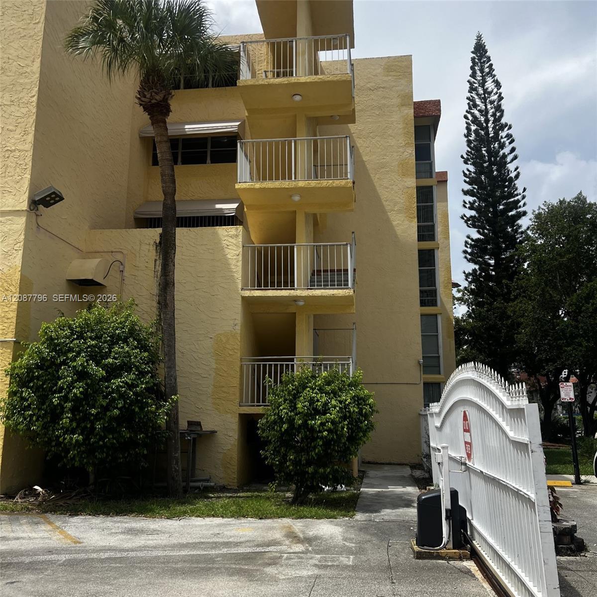 200 172nd St # 504, Sunny Isles Beach FL 33160 photo 4